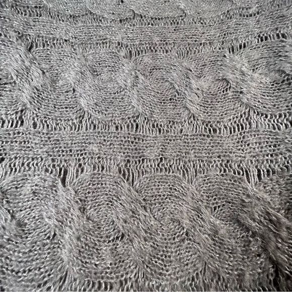 Calvin Klein Grey Wool/Mohair Blend Cable Knit Crewneck Sweater Size S - Picture 7 of 9